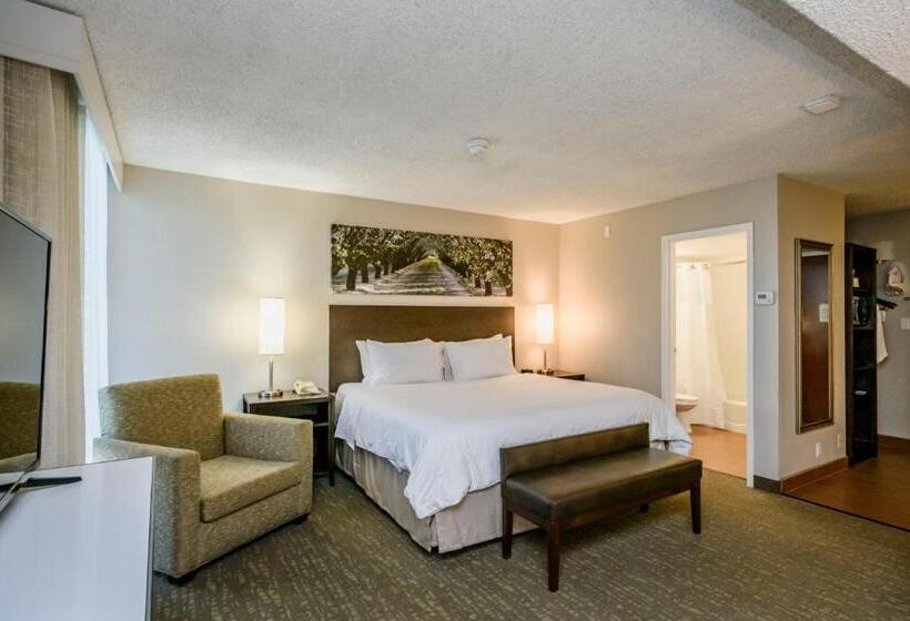 Junior Suite, Wyndham Garden Fresno Yosemite Airport