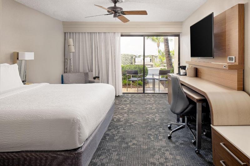 اتاق استاندارد با تخت بزرگ, Courtyard By Marriott Key West Waterfront