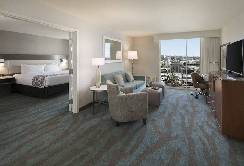 Suite Adapted for people with reduced mobility, Crowne Plaza  Ventura Beach