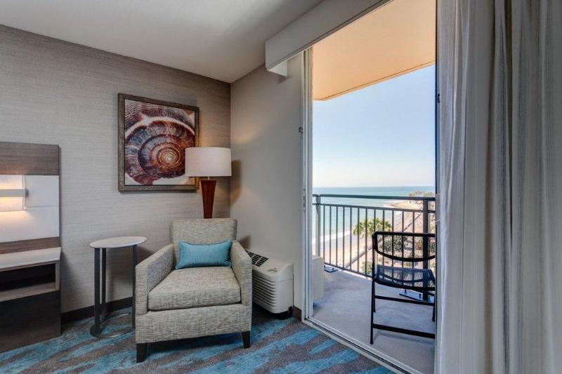 اتاق استاندارد با تخت بزرگ, Crowne Plaza Ventura Beach, An Ihg