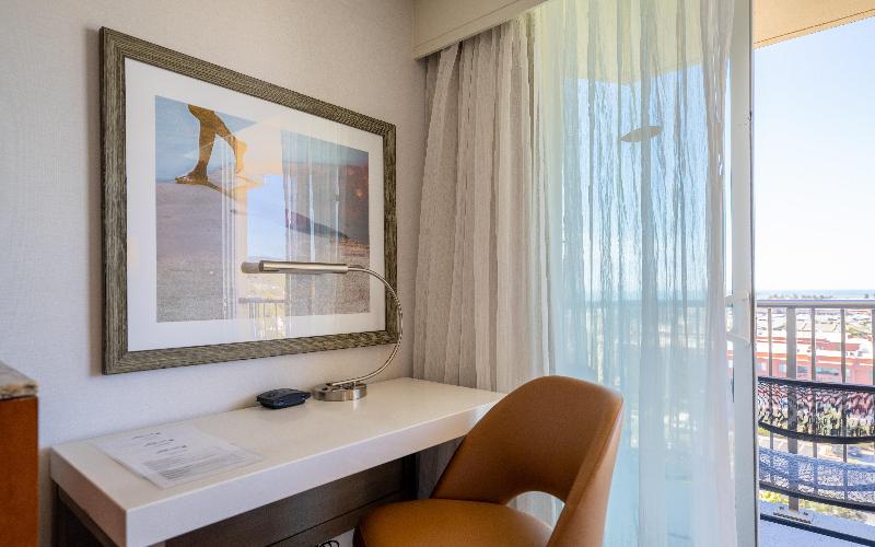 اتاق استاندارد با تخت بزرگ, Crowne Plaza Ventura Beach, An Ihg