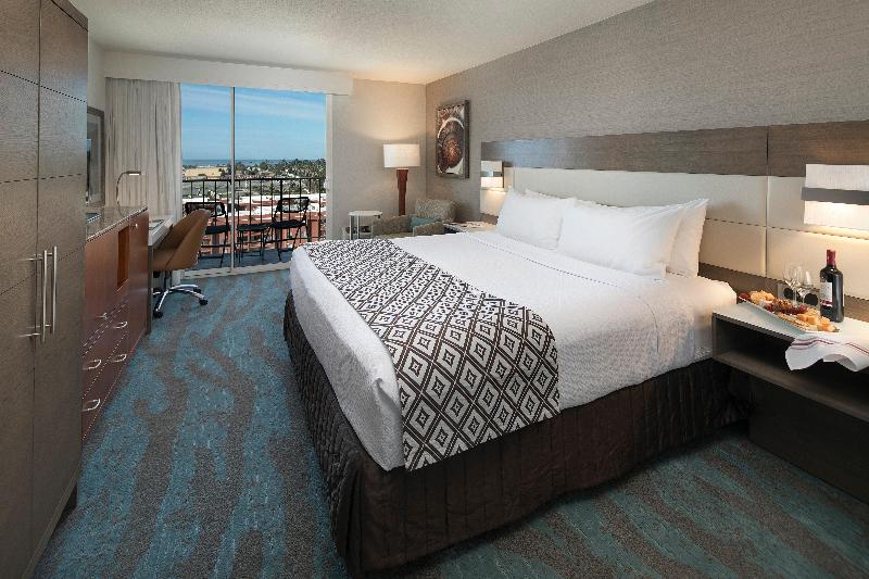 اتاق استاندارد با تخت بزرگ, Crowne Plaza Ventura Beach, An Ihg