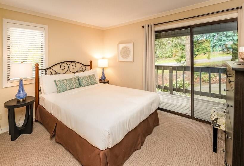 2 Bedrooms Apartment Lake View, Roche Harbor Resort