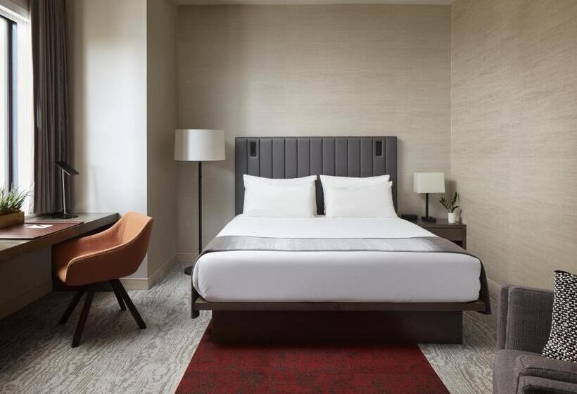سوئیت جونیور با تخت بزرگ, THesis Hotel Miami Coral Gables, Curio Collection by Hilton