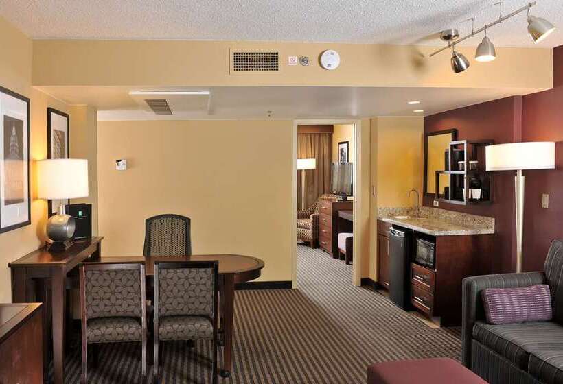سوییت, Embassy Suites By Hilton Montgomery Hotel & Conference Ctr
