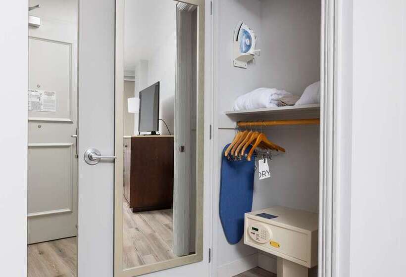 اتاق استاندارد با تخت بزرگ, Hilton Galveston Island Resort