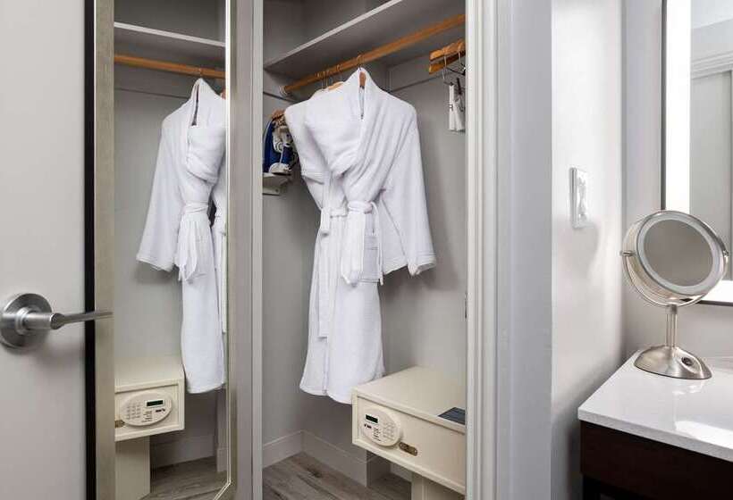 اتاق پرمیوم, Hilton Galveston Island Resort