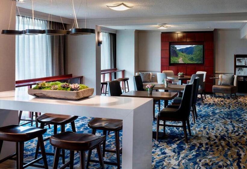 اتاق استاندارد با تخت دوبل, Boston Marriott Newton