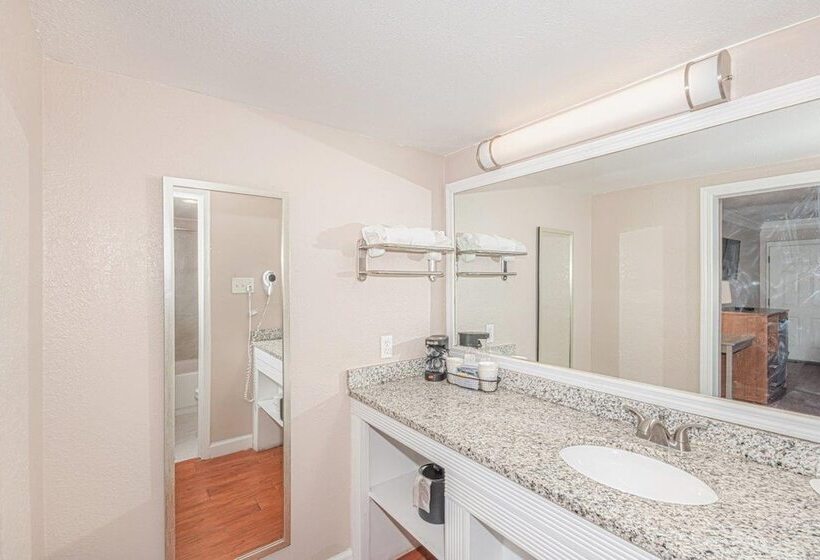 اتاق استاندارد, Casa Bella Inn & Suites Extended Stay
