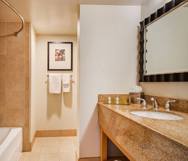 اتاق استاندارد با 2 تخت دوبل, Doubletree By Hilton Hotel Berkeley Marina