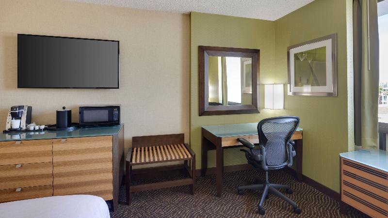 سوئیت با تخت بزرگ, Holiday Inn San Jose Silicon Valley, An Ihg