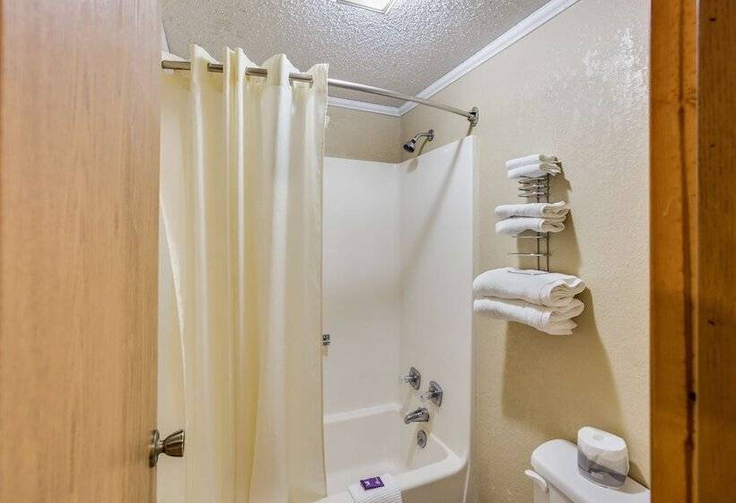 سوئیت با وان آب گرم, Knights Inn Ashland