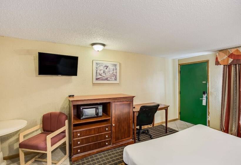سوئیت با وان آب گرم, Knights Inn Ashland