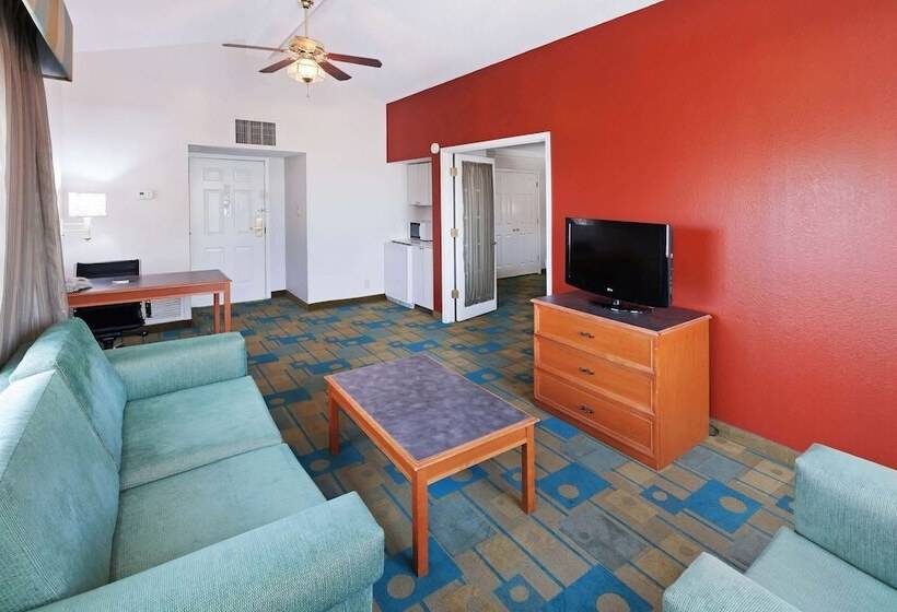 Suite Lit King, La Quinta Inn By Wyndham Amarillo Midcity