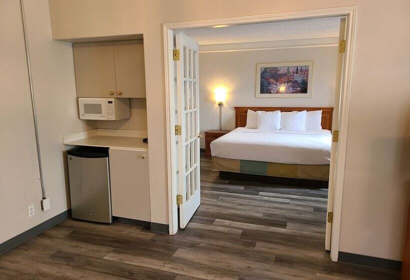 Deluxe Suite, La Quinta Inn By Wyndham Farmington