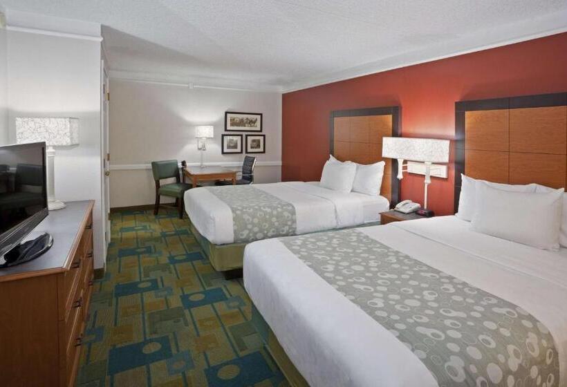 Standard Room 2 Double Beds, La Quinta Inn By Wyndham Phoenix Sky Harbor Airport