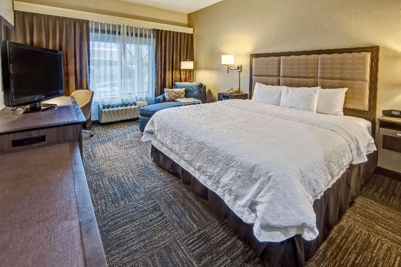 سوئیت با تخت بزرگ, La Quinta Inn By Wyndham Savannah Midtown