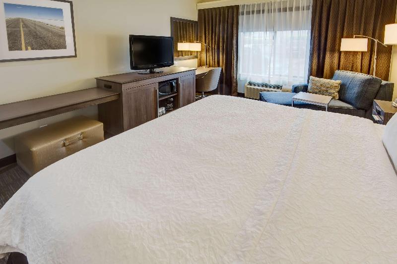 سوئیت با تخت بزرگ, La Quinta Inn By Wyndham Savannah Midtown