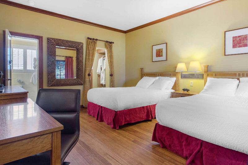اتاق استاندارد با تخت بزرگ برای معلولان, La Quinta Inn By Wyndham Savannah Midtown
