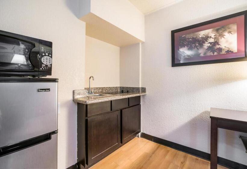 اتاق لوکس, Red Roof Inn North Dallas   Park Central