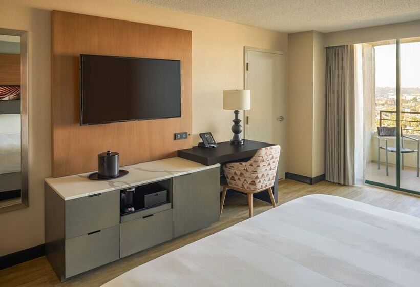 Standard Room Double Bed, San Diego Marriott Mission Valley