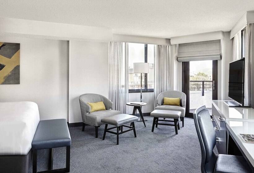 سوییت جونیور, San Francisco Marriott Fisherman's Wharf