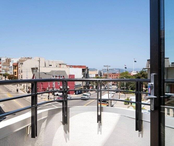 سوییت جونیور, San Francisco Marriott Fisherman's Wharf