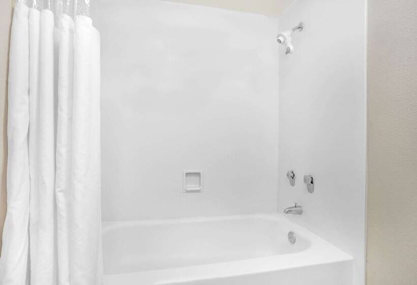 اتاق استاندارد با 2 تخت دوبل, Super 8 By Wyndham Austell/six Flags