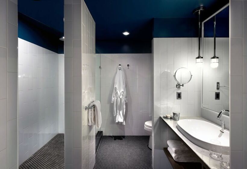 سوییت جونیور, Thompson Chicago, By Hyatt