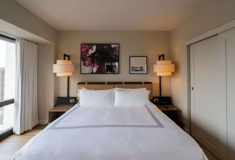 سوییت جونیور, Thompson Chicago, By Hyatt