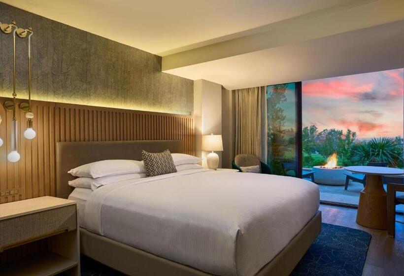 اتاق استاندارد در طبقه همکف, Vea Newport Beach, A Marriott Resort & Spa