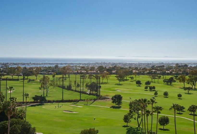 Suite King Bed, Vea Newport Beach, A Marriott Resort & Spa