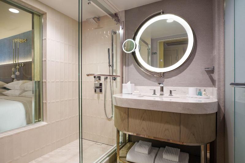 اتاق استاندارد با تخت دو نفره بزرگ, Vea Newport Beach, A Marriott Resort & Spa