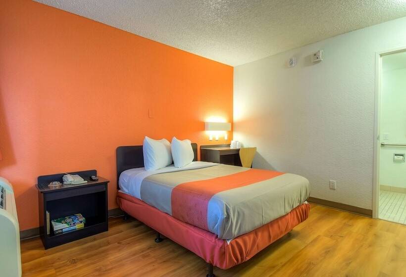 اتاق استاندارد با 2 تخت دوبل, Motel 6 Las Vegas Tropicana