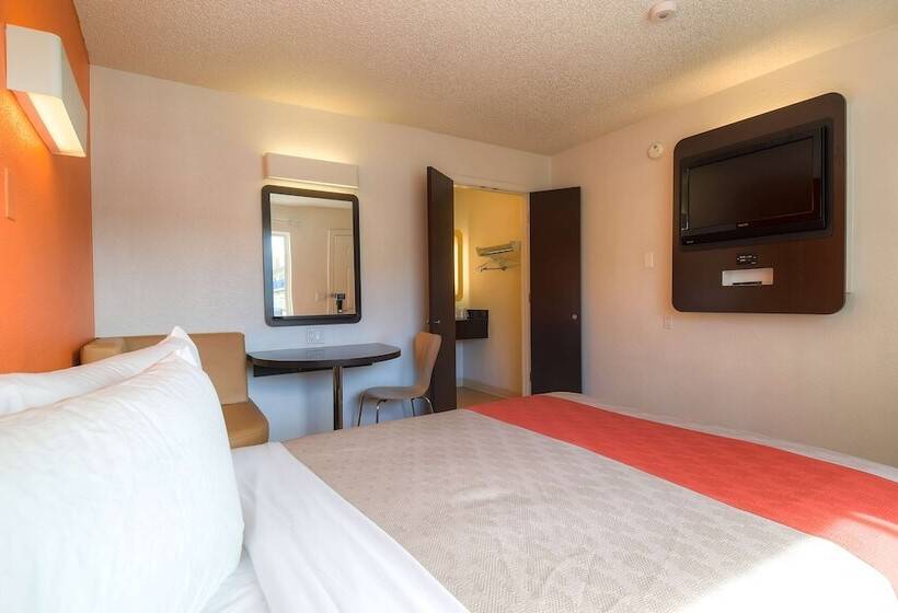 اتاق استاندارد با تخت دوبل برای معلولان, Motel 6 Las Vegas Tropicana