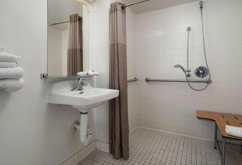اتاق استاندارد برای معلولان, Motel 6 Pismo Beach, Ca