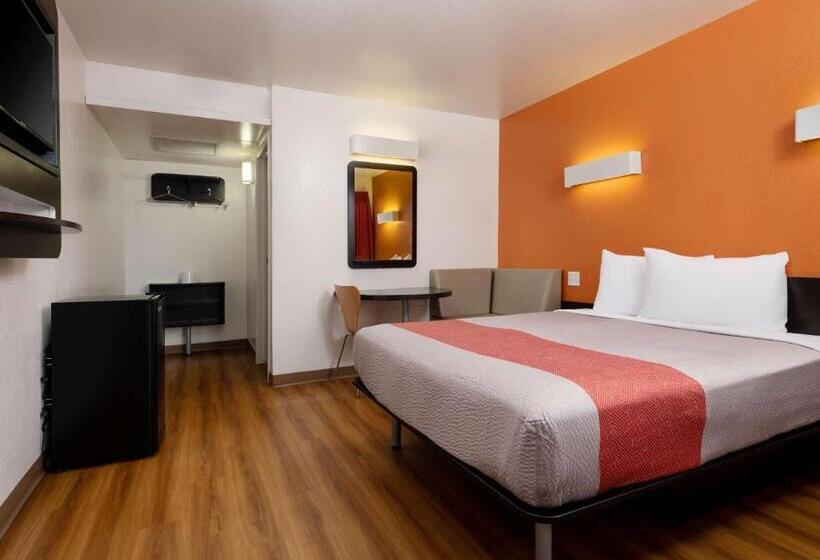 اتاق استاندارد برای معلولان, Motel 6 Pismo Beach, Ca