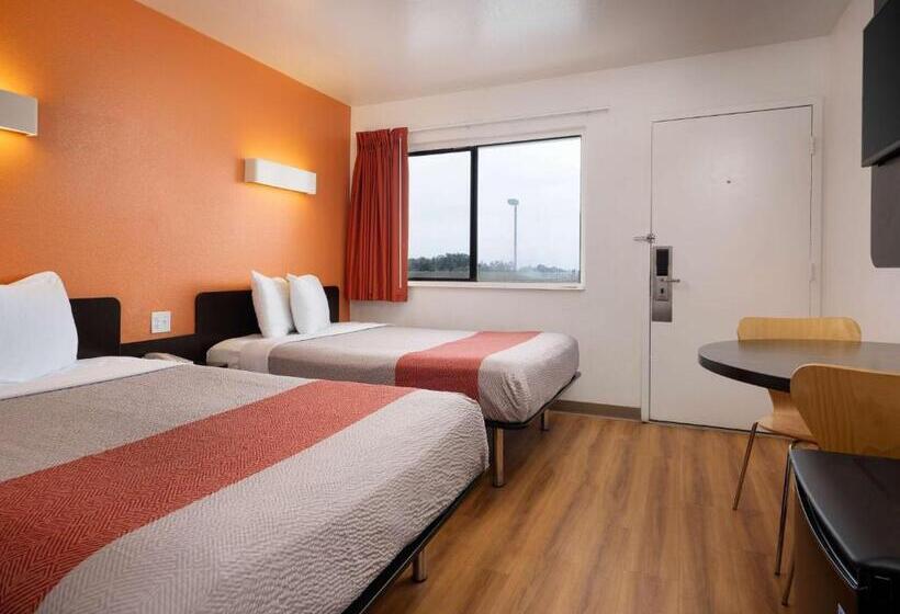 اتاق لوکس چهار تخته, Motel 6 Pismo Beach, Ca
