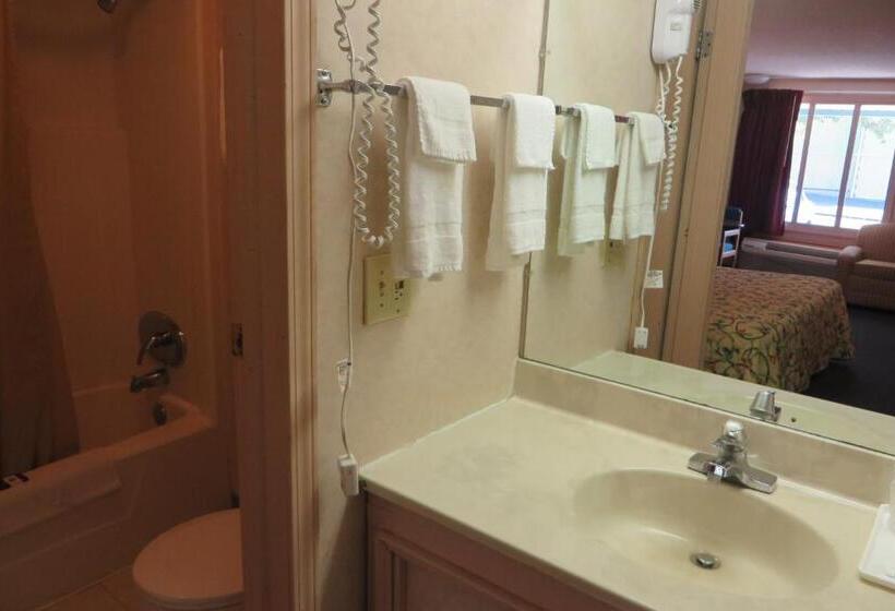 اتاق لوکس, Knights Inn Canton