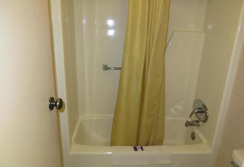 اتاق استاندارد برای معلولان, Knights Inn Canton