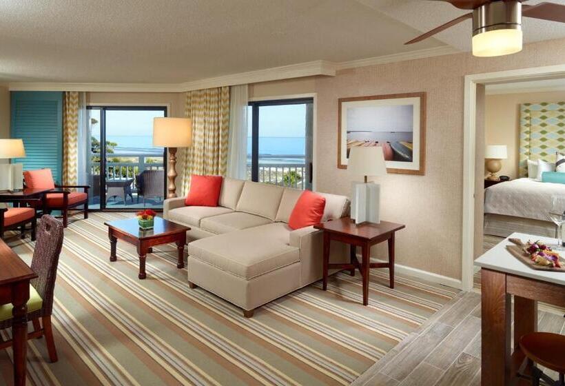 디럭스 스위트 킹 침대, Omni Hilton Head Oceanfront Resort