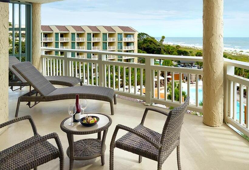 디럭스 스위트 킹 침대, Omni Hilton Head Oceanfront Resort