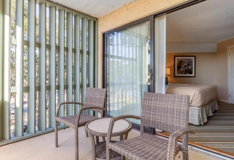 Classic Suite, Omni Hilton Head Oceanfront Resort