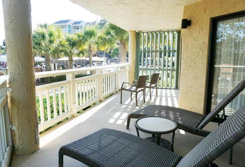 디럭스 스위트 킹 침대, Omni Hilton Head Oceanfront Resort