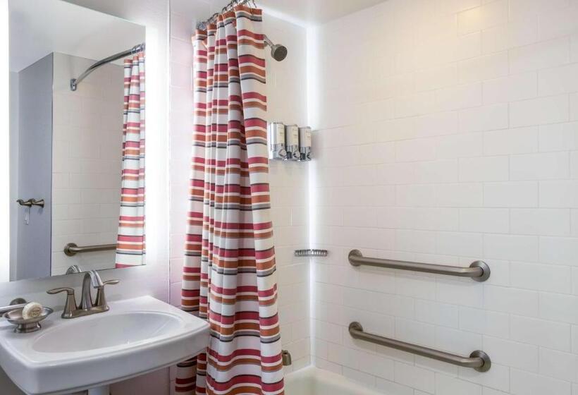 اتاق استاندارد برای معلولان, Sonesta Resort  Hilton Head Island