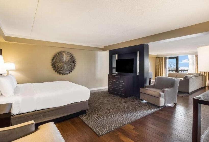 سوئیت اجرایی با تخت کینگ, Sonesta Resort  Hilton Head Island