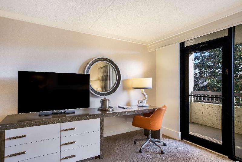 اتاق استاندارد با چشم‌انداز باغ, Sonesta Resort  Hilton Head Island