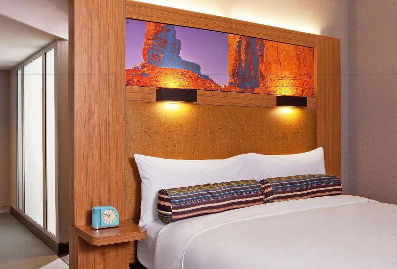 Standard Room, Aloft Tucson University