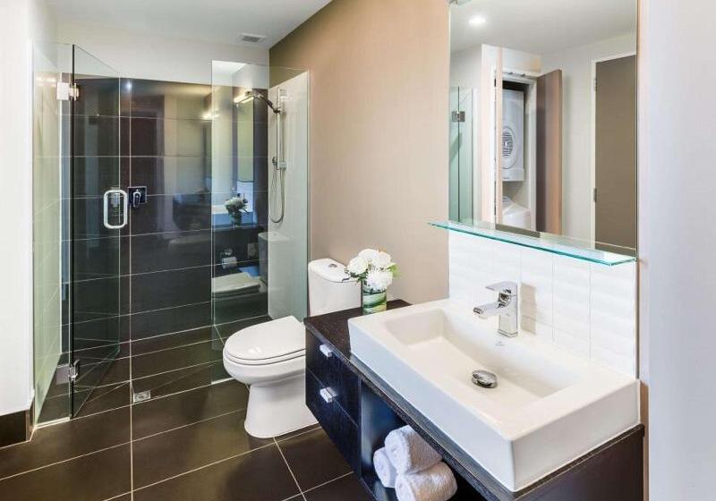 اتاق استاندارد با تخت بزرگ برای معلولان, Best Western Los Angeles Worldport