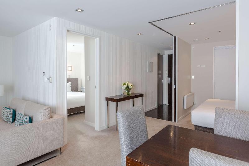 اتاق استاندارد با تخت بزرگ برای معلولان, Best Western Los Angeles Worldport